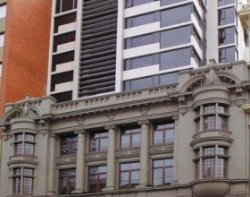 Heritage apartment building on Flinders St.
